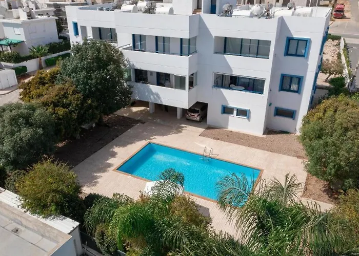 The Good Times * Protaras